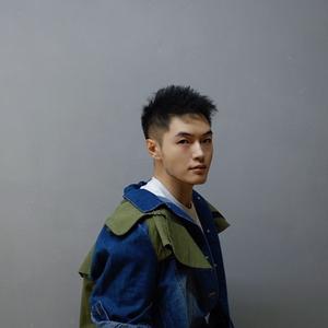 哈木同学头像