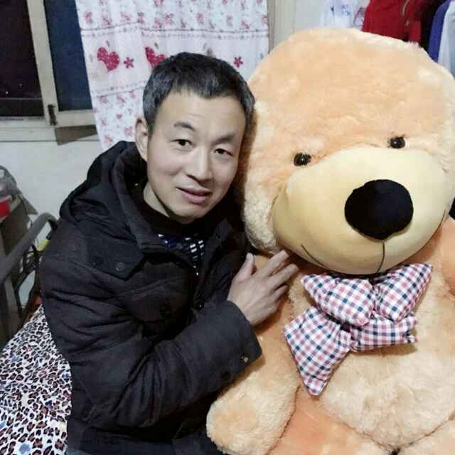 敬思连头像