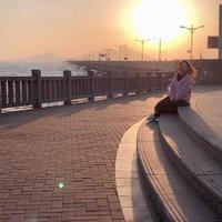 风车旁的花与我头像