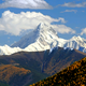 走在山水间头像