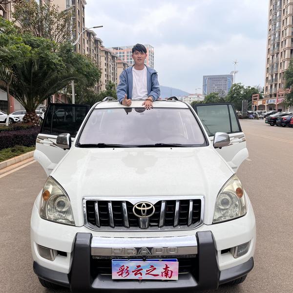 二手车贩子小周头像