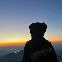 喜欢性能车的老登头像