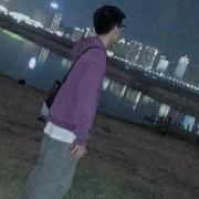 超级飞行员爱吃香菜的个人资料头像