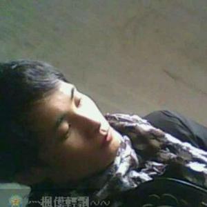 卷裤脚逛街头像
