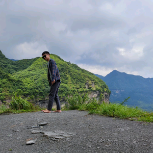 小涵爱旅行头像