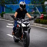 坚强的小董头像