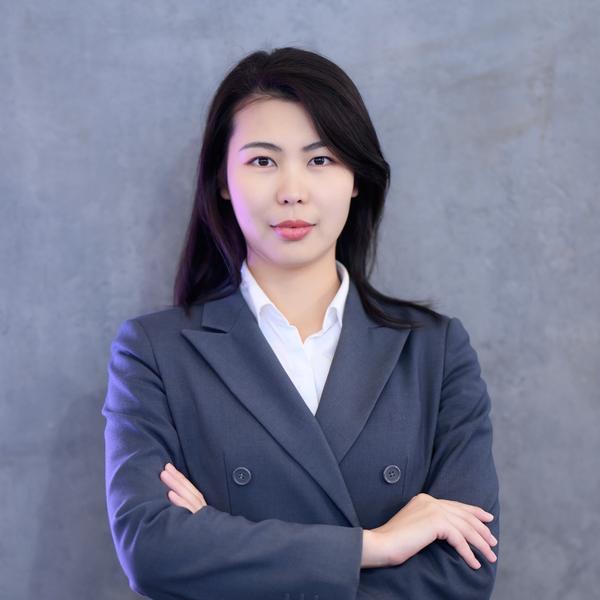 聊车的小何头像