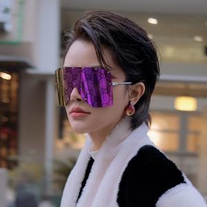 淘气的罗拉头像