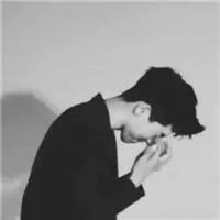 a这个男人不太冷头像