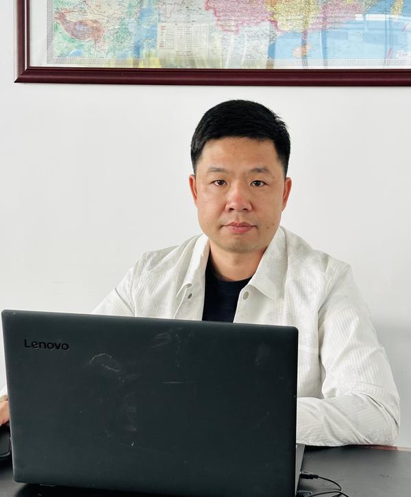 龙兄二手汽车头像