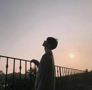 夜微明的个人资料头像