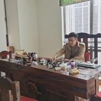 英明果断华哥哥头像