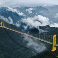 旅途石头像
