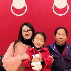 兰外婆与小月亮头像