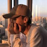 南栀6799头像