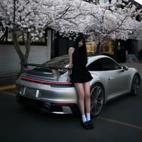 小辉在玩车头像