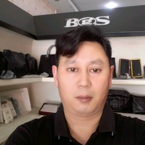 大学生鞋匠手艺人头像