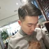 会自拍的机器猫头像