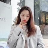 极氪英英子头像