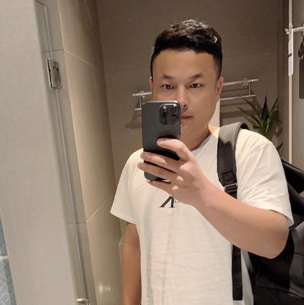昆明汪生头像