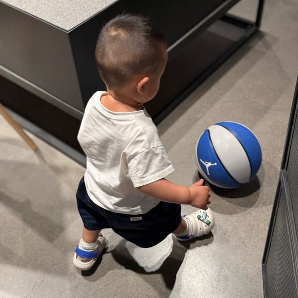 用户8316393954123头像