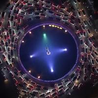 亿亦何为318头像