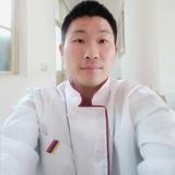 日照板面小哥头像