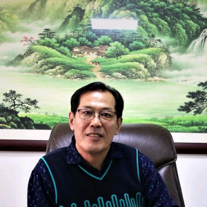 张圣海枫头像