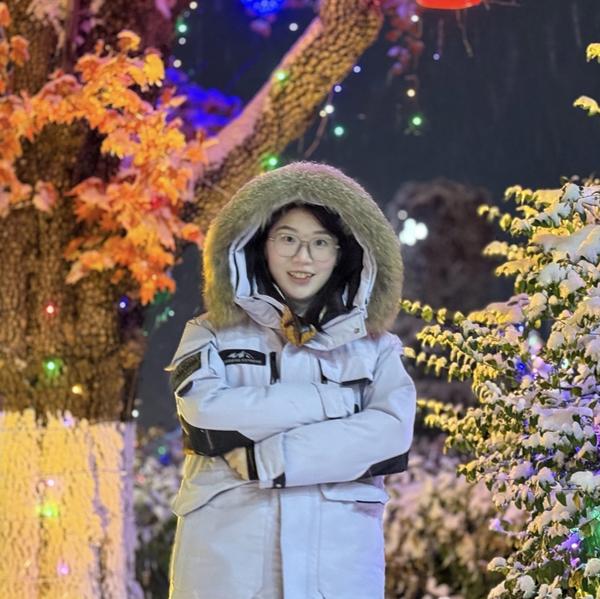 爱车董女士头像