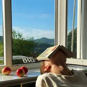 今天周五202209的个人资料头像