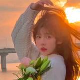 爱吃饭的玫梅花头像