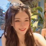 刘妍菲钰头像