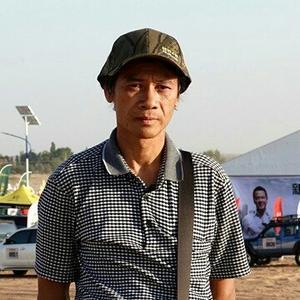 e族牛奶仔探险摄影头像