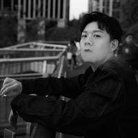 钢镚儿想喝冰阔落头像