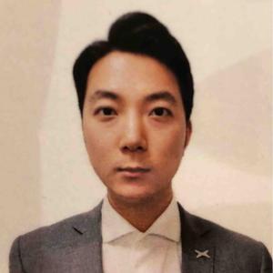 小鹏汽车毛雄头像