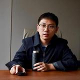 鹏宇爱谁谁头像