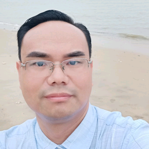 华哥丈量冷暖地球头像