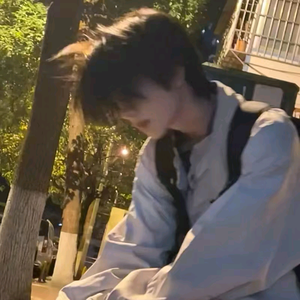 淋湿的小熊头像