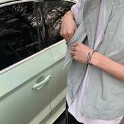 怦怦里的个人资料头像