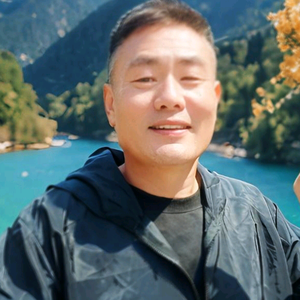 安如泰山头像