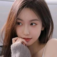 菲菲撩车头像
