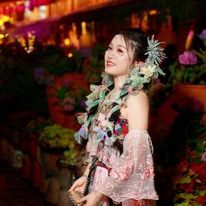 卖屏幕的小姐姐头像