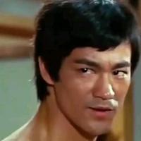 成熟孔雀c2头像