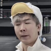 金秋天的小月亮头像