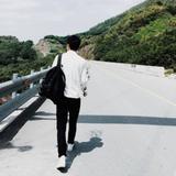 梁华文535头像