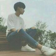 何年何念的个人资料头像