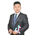 华小逢头像