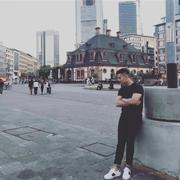 秋天童话的个人资料头像