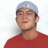 很社会得精神小伙头像