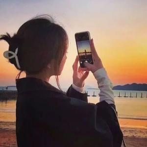 柔柔大妈头像